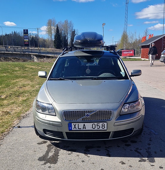 Volvo V50 4 of 5