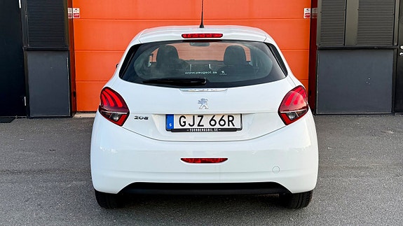 Peugeot 208 6 of 16
