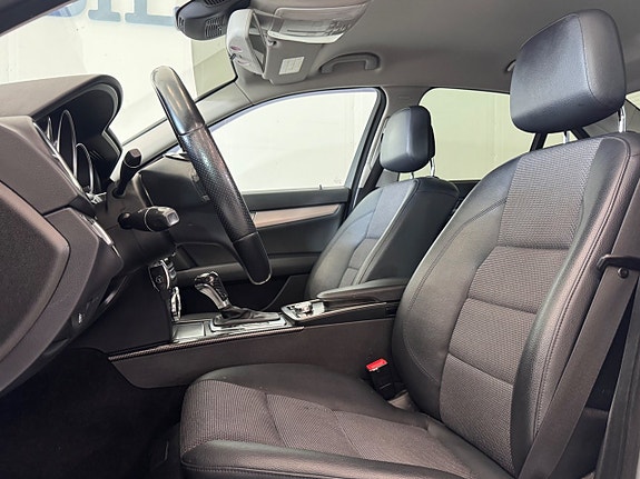 Mercedes-Benz C220 12 of 26