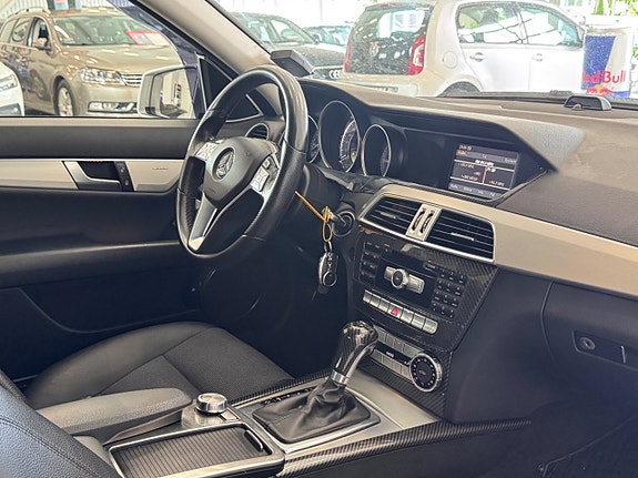 Mercedes-Benz C220 19 of 26