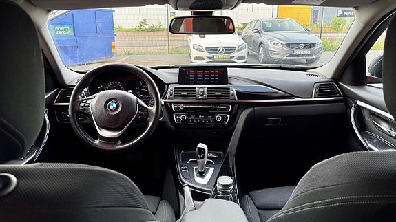 BMW 320d 13 of 19