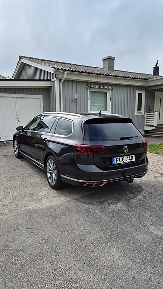 Volkswagen Passat 2 of 5