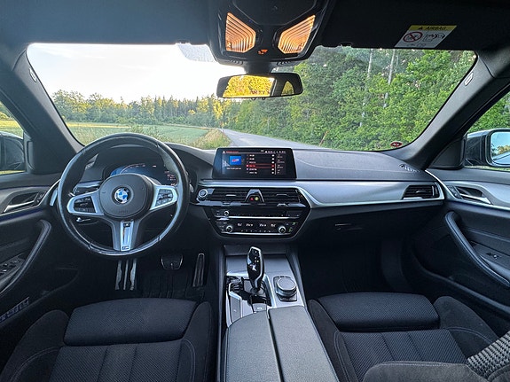 BMW 520d 2 of 5