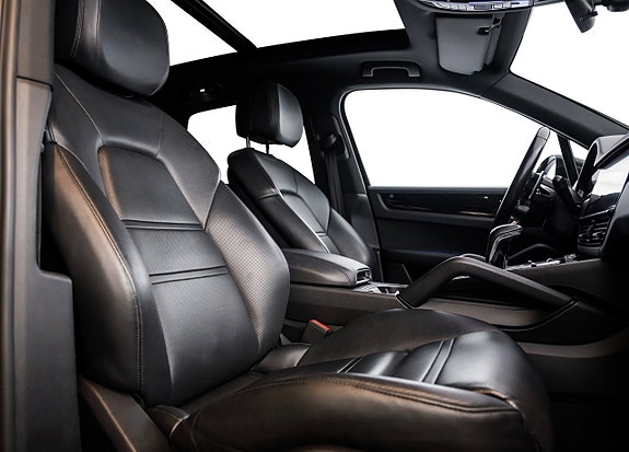 Porsche Cayenne S 21 of 24