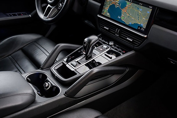 Porsche Cayenne S 20 of 24