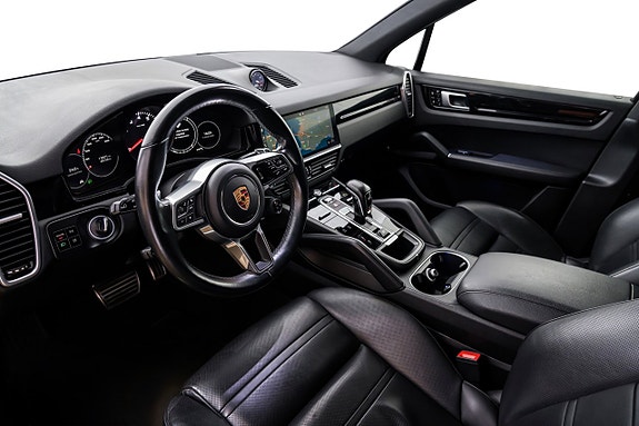 Porsche Cayenne S 10 of 24