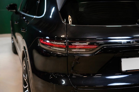 Porsche Cayenne S 9 of 24
