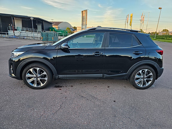 Kia Stonic 2 of 5