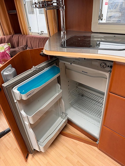 Tabbert Puccini 580 Spec / ALDE vattenburen värme! Rymlig fransk bädd! Vinteranpassad! Stor U-soffa! 9 of 18