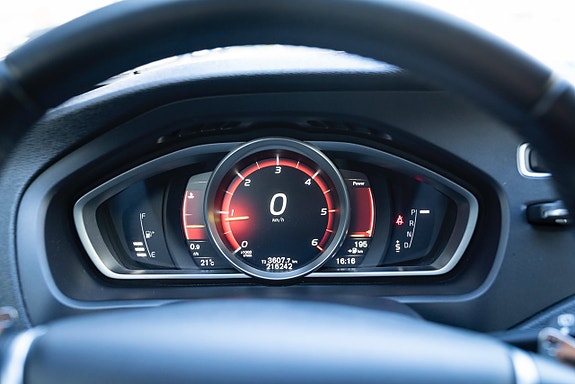 Volvo V40 14 of 18