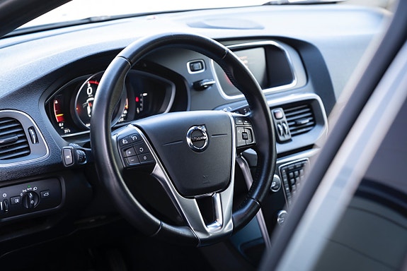 Volvo V40 9 of 18