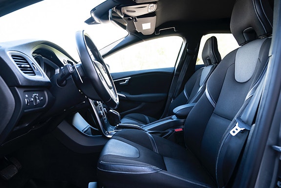 Volvo V40 15 of 18
