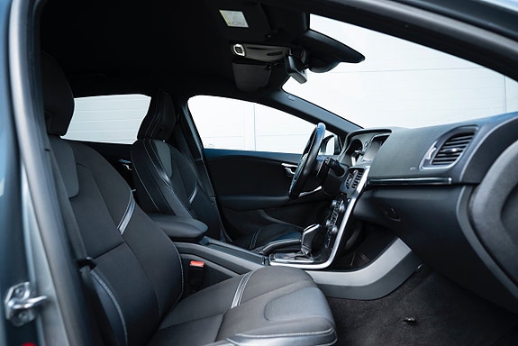 Volvo V40 13 of 18