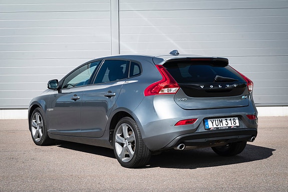 Volvo V40 4 of 5