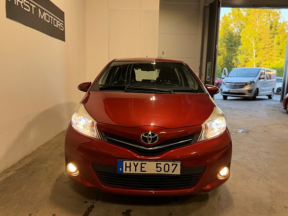Toyota Yaris 4 of 5