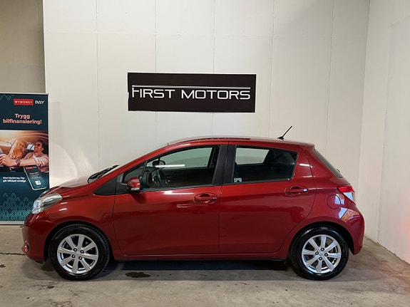 Toyota Yaris 3 of 5