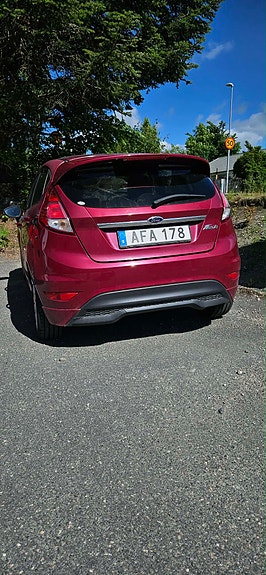 Ford Fiesta 3 of 4