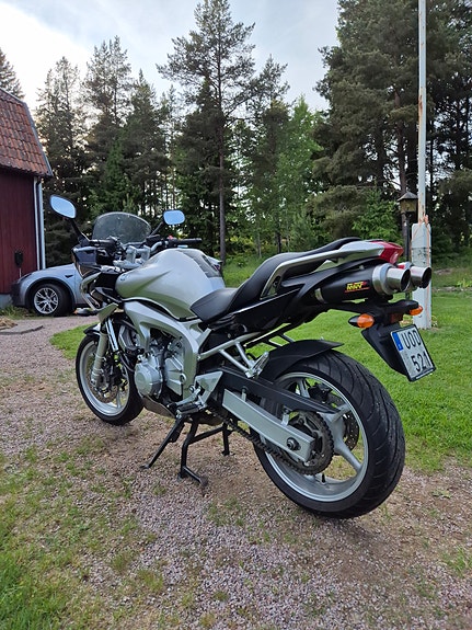 Yamaha FZ6-S 3 of 4