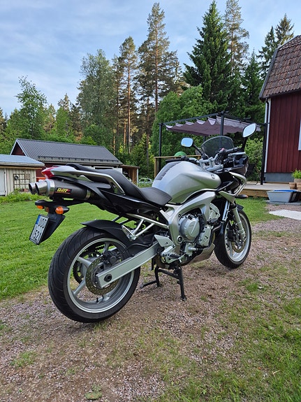 Yamaha FZ6-S 4 of 4