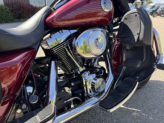 Harley-Davidson Electra Glide Ultra Classic 1.4 6 of 11