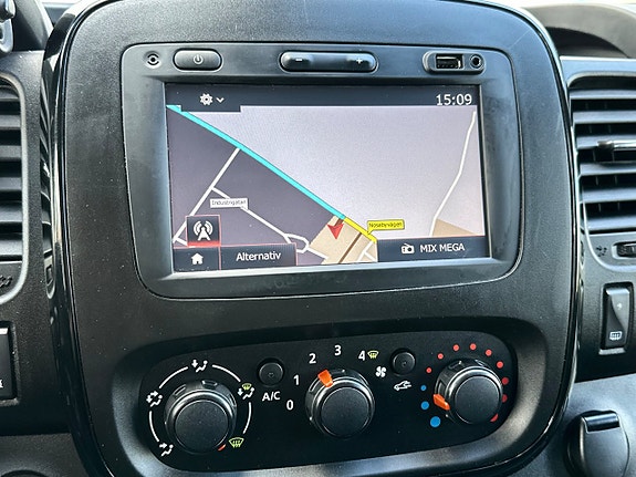 Opel Vivaro 11 of 12