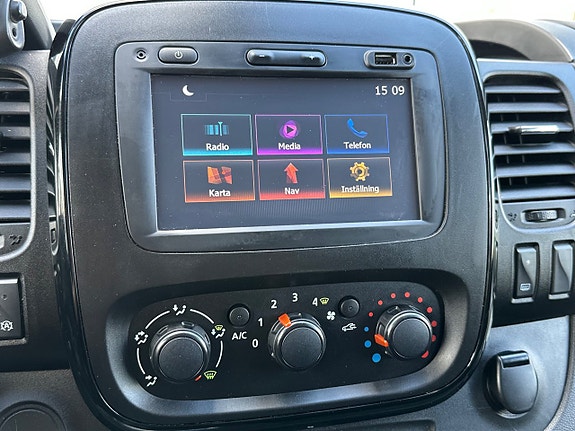 Opel Vivaro 10 of 12