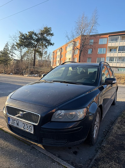 Volvo V50 2 of 5