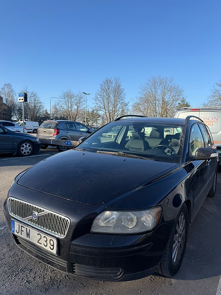 Volvo V50 4 of 5