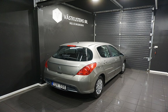 Peugeot 308 8 of 20