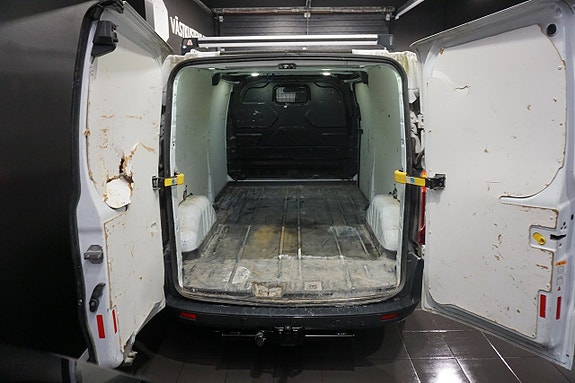Ford Transit Custom 11 of 21