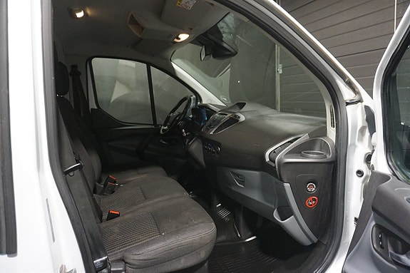 Ford Transit Custom 12 of 21