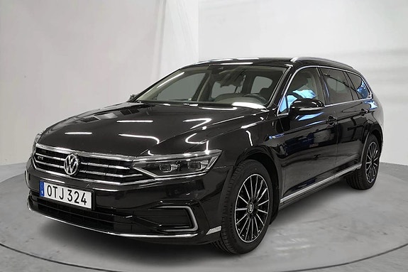 Volkswagen Passat 3 of 5