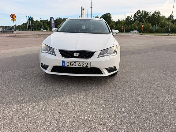 Seat Leon 2 of 5