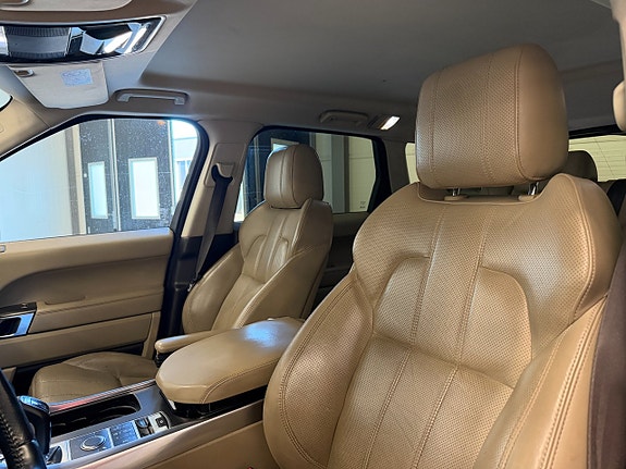 Land Rover Range Rover Sport 16 of 28