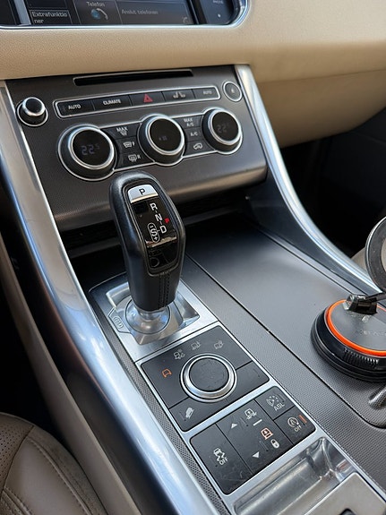 Land Rover Range Rover Sport 20 of 28