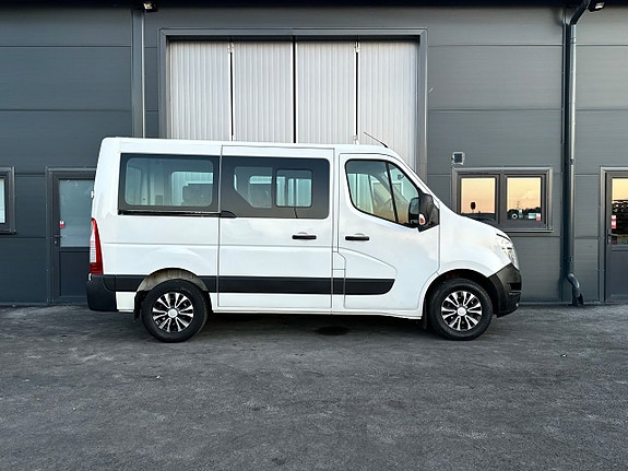 Nissan NV400 3 of 5
