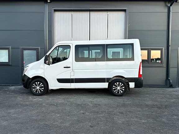 Nissan NV400 4 of 5