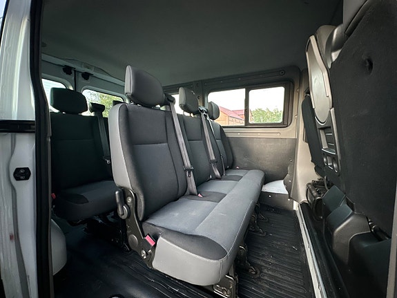 Nissan NV400 8 of 10