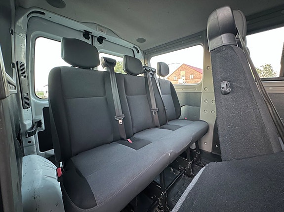 Nissan NV400 9 of 10