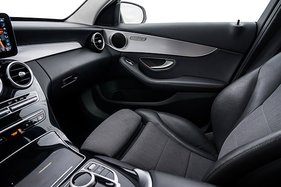 Mercedes-Benz C300 17 of 25