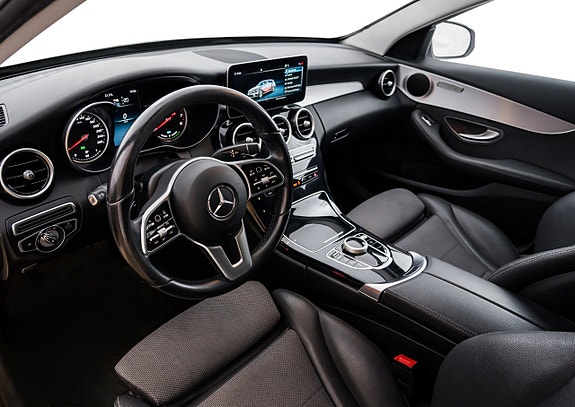 Mercedes-Benz C300 11 of 25