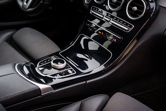 Mercedes-Benz C300 22 of 25