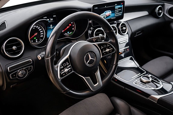 Mercedes-Benz C300 12 of 25