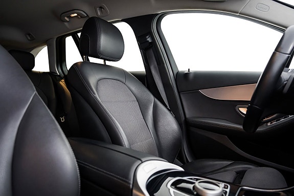 Mercedes-Benz C300 24 of 25