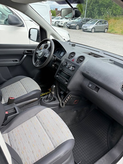 Volkswagen Caddy Maxi 5 of 5