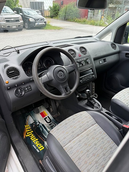 Volkswagen Caddy Maxi 4 of 5