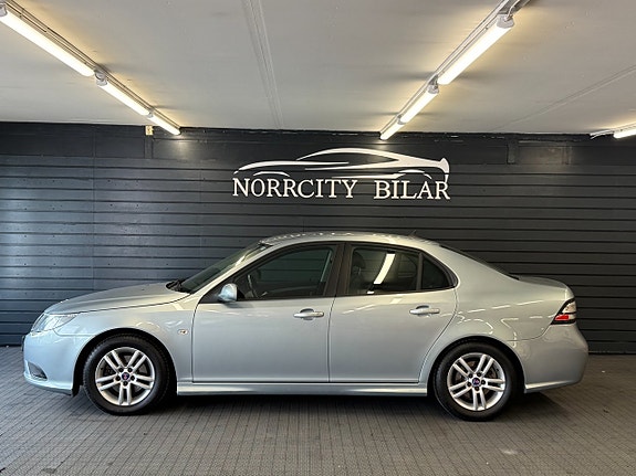 Saab 9-3 2 of 5