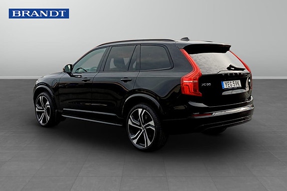 Volvo XC90 2 of 5