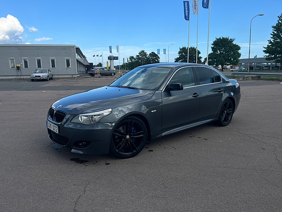BMW 520d 2 of 4