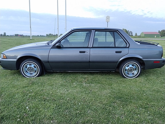 Chevrolet Cavalier 3 of 5